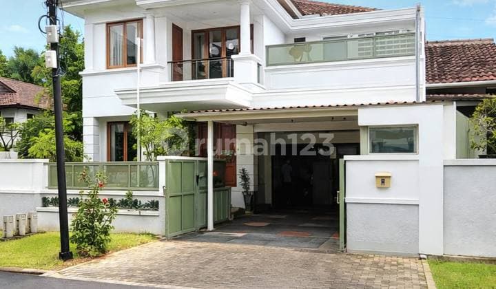 Modern Minimalist Style, Well-Maintained and Ready to Occupy in Pondok Indah