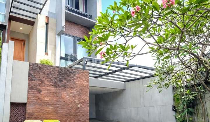 Rumah Design Modern Tropic Siap Huni Bebas Banjir Lingkungan Asri di Cilandak