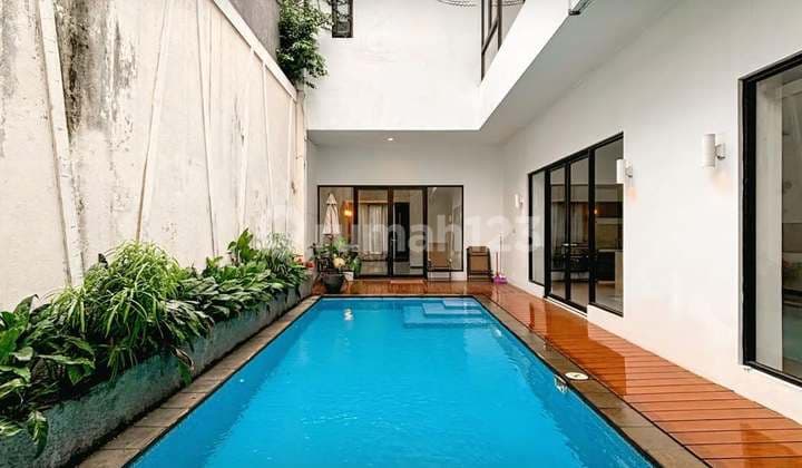 House In A Complex With Private Pool In Kemang