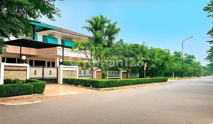 Rimah Terawat Row Jalan Lebar di Pondok Indah