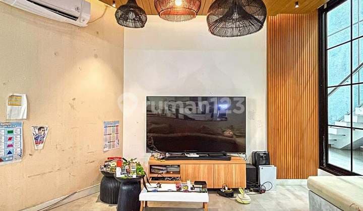 Design Tropis Fully Furnished Siap Huni Dilengkapi Private Pool di Bintaro Tangerang Selatan