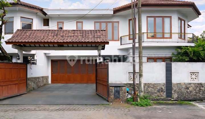 2-Story Ready-to-Occupy House with Large Yard and Private Pool in a Quiet Area of Kemang, South Jakarta