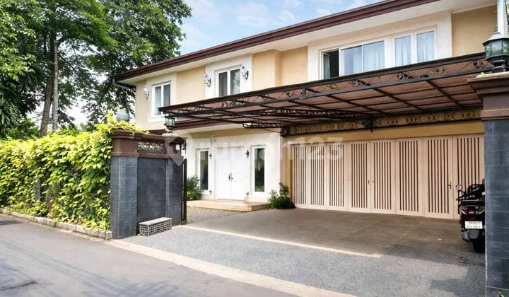 Rumah Baru Renovasi 2 Lantai Semi Furnished di Kemang Jaksel