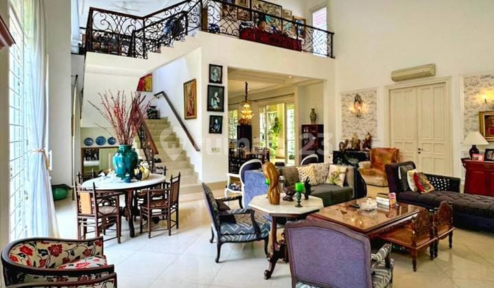 Rumah Design Classic Colonial Row Jalan Lebar Dekat Stasium M R T di Cipete Jaksel