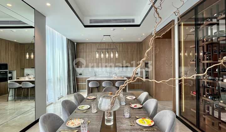 Regent Residence Penthouse At Mangkuluhur City, 1.000 Sqm, 4br