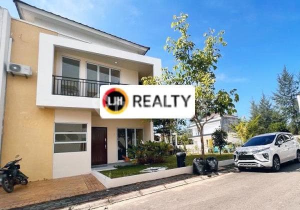 Rumah Hook 2 Lantai di Perum Monde Residence