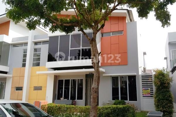 Disewakan Rumah Furnished 2 Lantai di Costarica