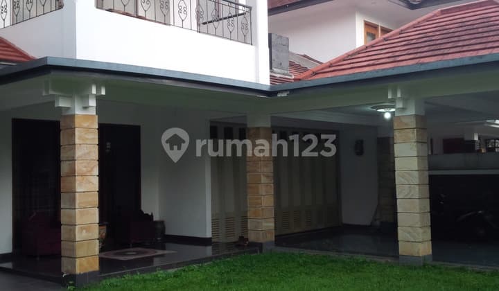 Rumah 2 Siap Huni SHM Halaman Depan Belakang Area Dago Bandung
