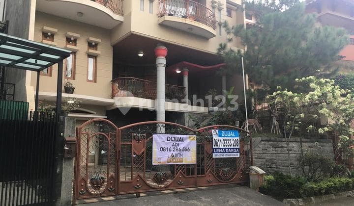 Rumah 2 Lantai SHM Parahyangan Rumah Villa Gegerkalong Bandung