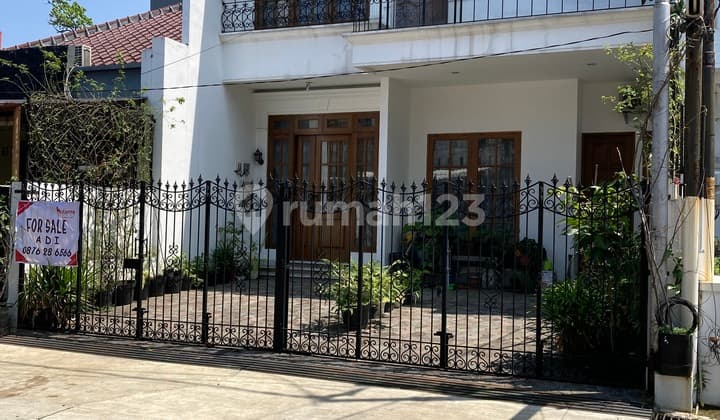 Rumah 3 Lantai Bagus SHM Area Riau Martadinata Kota Bandung