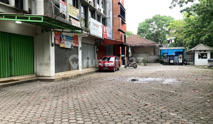 Ruko 3 Lantai Siap Pakai SHM Harga Menarik Area Riau Bandung