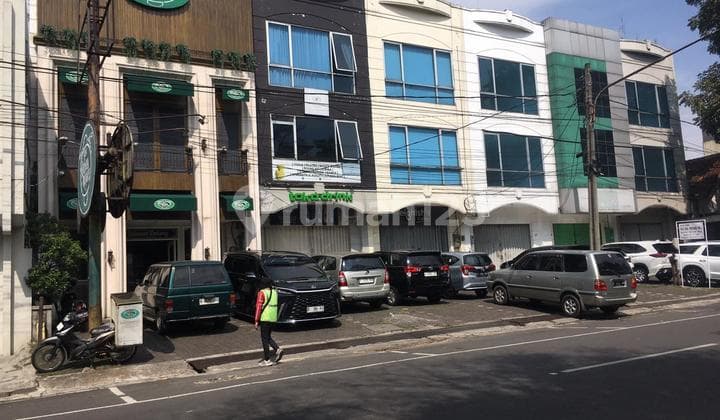 Ruko 3 Lantai Bagus Siap Pakai SHM Strategis Pusat Kota Bandung