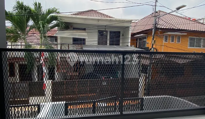 Rumah Bagus di Tebet Harga 1 M An. Strategis