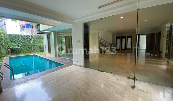 Rumah Bagus Terawat dan Siap Huni di Patra Kuningan, Jakarta Selatan