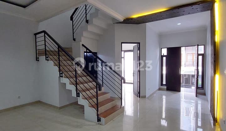 Rumah Bagus Terawat Dan Siap Huni, Taman Ratu, Jakarta Barat