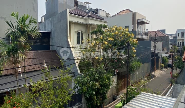 Rumah Bagus Terawat dan Siap Huni, Lokasi Strategis. Cideng Jakarta Pusat