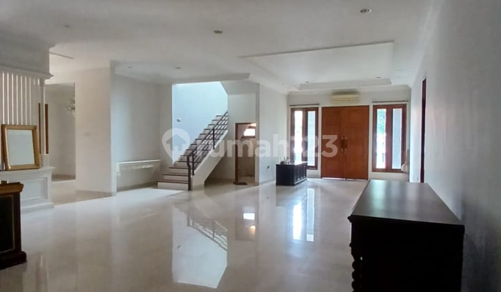 Turun Harga. Rumah Siap Huni 2 Lantai Lokasi Bagus Patra Kuningan, Jakarta Selatan