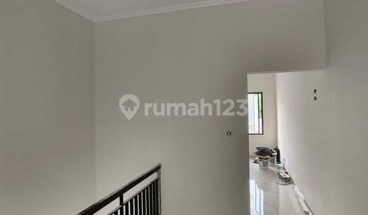 Rumah Baru 3 Lantai Di Taman Ratu. Jakarta Barat