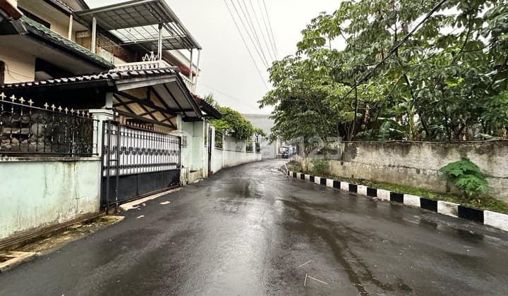 Rumah Hoek Strategis Hanya 50m Dari Jalan Raya Bogor Baru