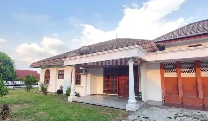 Rumah Besar Hook Bogor Baru