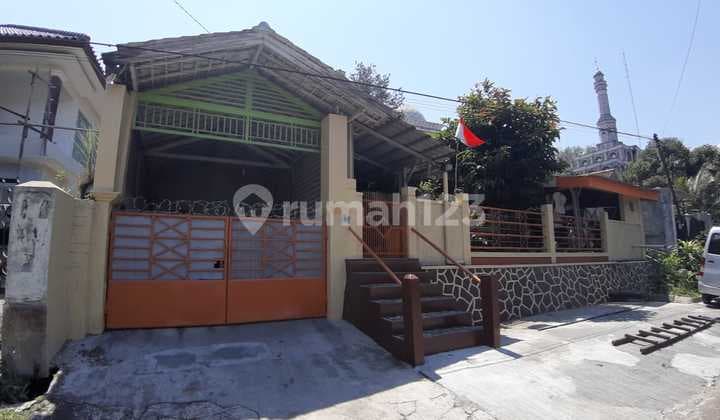 Kost Besar Jl. Riau Murah Tengah Kota