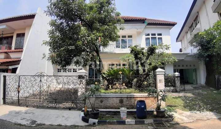 Rumah Besar Villa Indah Pajajaran