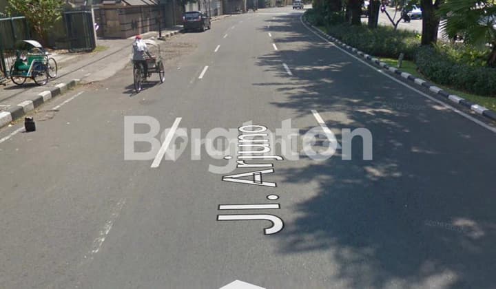 HOT LISTING 0 jalan Arjuno pusat kota Surabaya Rumah hitung tanah