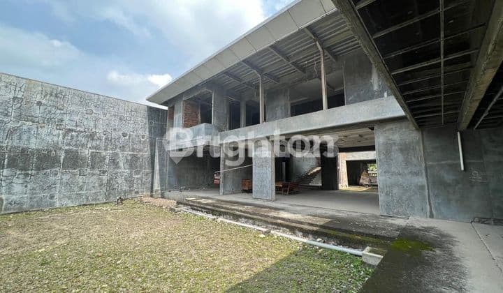 Rumah komersial jalan mongisidi Surabaya pusat
