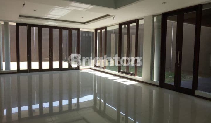 Rumah minimalis terawat graha famili Surabaya barat