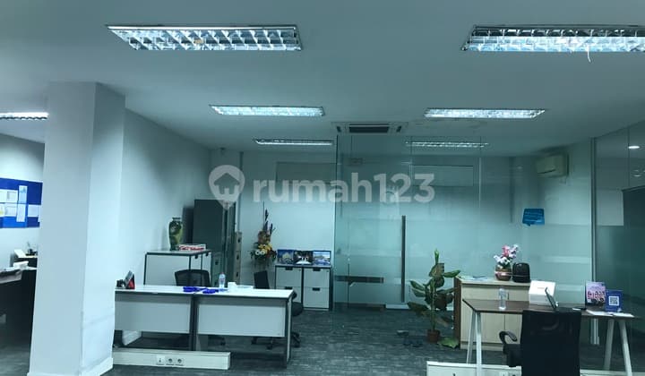 Gedung Kantor Komersial Area Raya Jemursari Surabaya Selatab
