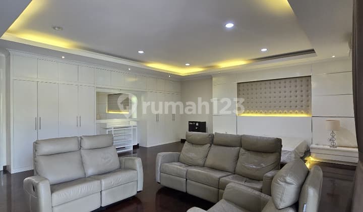 Rumah Mewah Dua Lantai di Cajuputih De Park