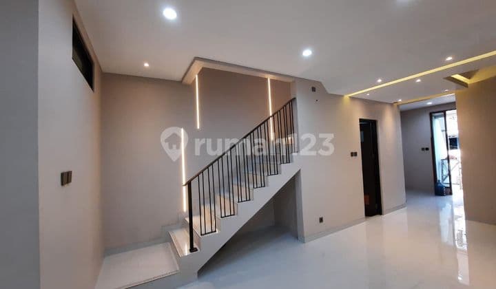 Dijual Cepat Rumah Bangunan Mandiri di Bougenville Graha Raya Tangerang