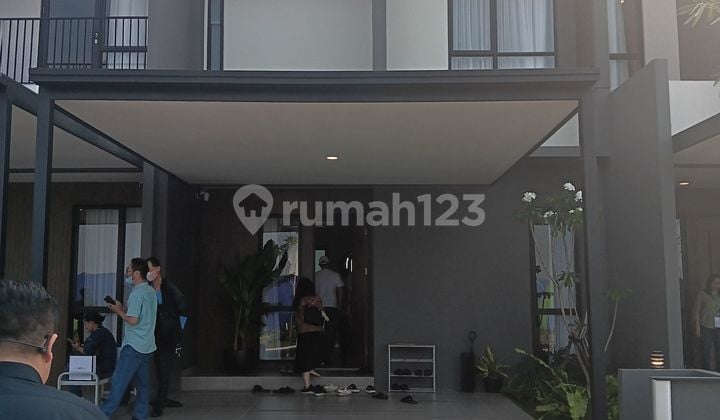 Modern 2-Story House in Alam Sutera, Tangerang