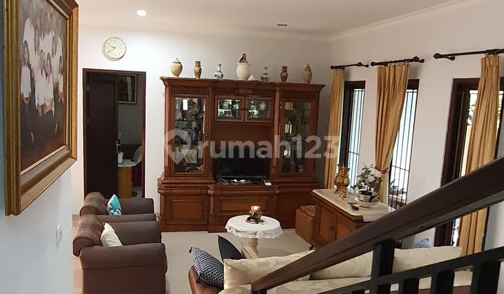 Rumah Hoek Terawat di Citra Grand, Cibubur