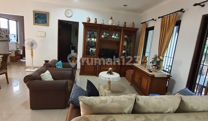 Rumah Hoek Terawat di Citra Grand, Cibubur
