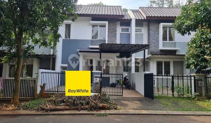 Boulevard House in Legenda Wisata, Cibubur