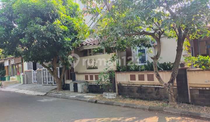 Rumah Hook 2 lantai di Vila Dago, Pamulang
