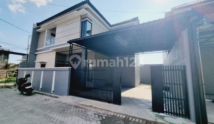 New 2-Story House Ready to Occupy Near Solobaru, Manang Location.