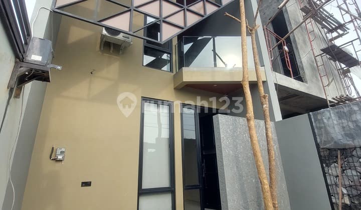 Rumah 2lantai Full Furnish Industrial Siap Huni Lokasi Solobaru