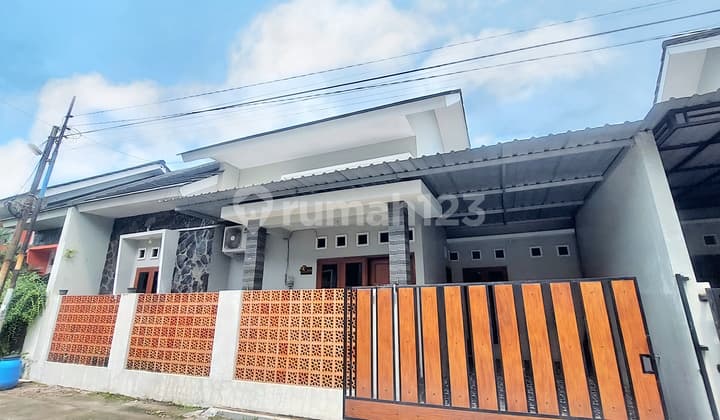 Rumah Bagus cluster siap huni lokasi dekat kampus ums di colomadu