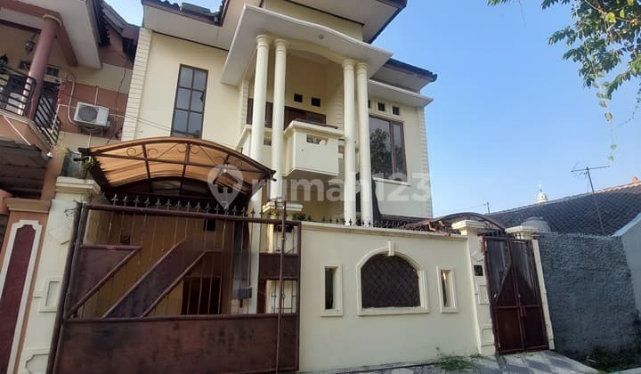 Rumah 2lantai Kokoh Strategis Tengah Kota Banjarsari Surakarta