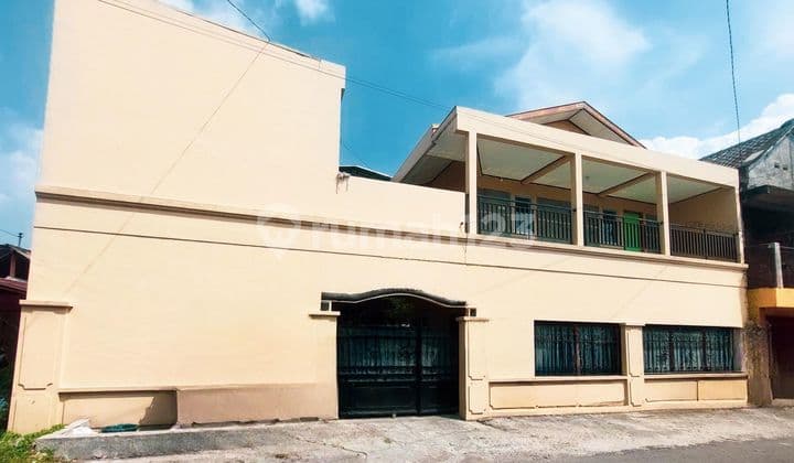 Rumah kost putri 2 Lantai Bagus dekat kampus ums full penghuni