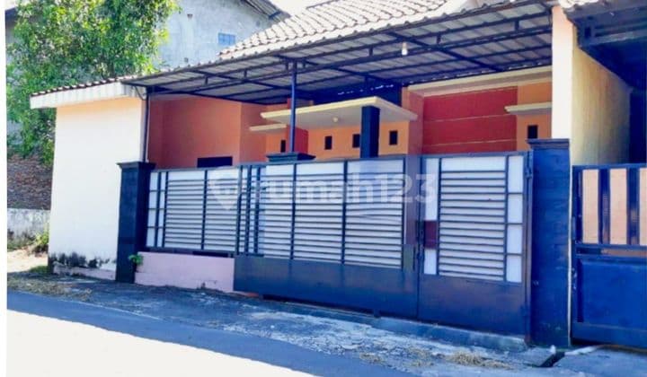 Rumah Bagus siap huni dekat kampus uns lokasi palur ngringo