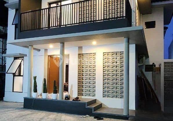 Rumah kost 2 Lantai Baru Furnish Tengah kota Solo exclusive murah