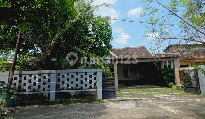 Bebas Banjir, Rumah, 1 Lantai,Kota Solo Kadipiro Slow Living