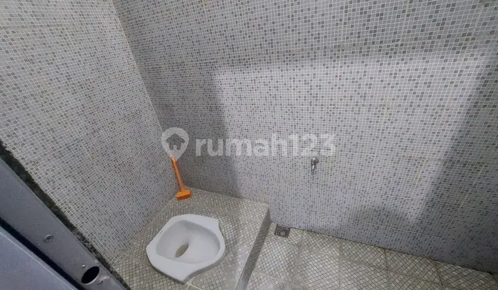 Rumah Kost Cewek 2lantai Dekat Kampus Ums Lokasi Gonilan SHM