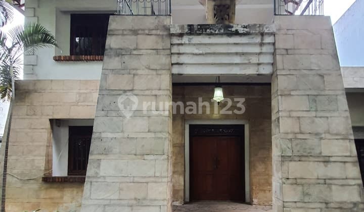 Dijual Rumah Menteng Jl Bonang Gaya Tradisional Bali