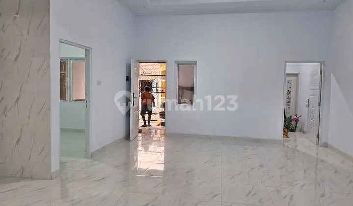 Newly Occupied and Renovated House in Simprug Poris, Tangerang