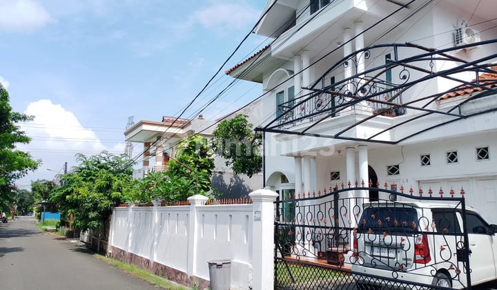 Disewakan Rumah Cibubur Jakarta Timur Luas