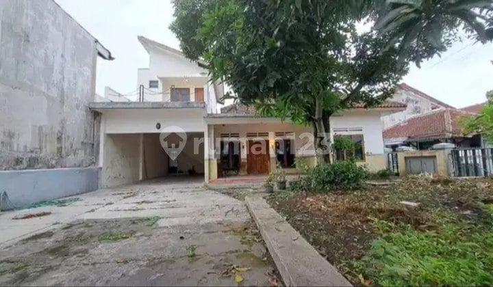 Dijual Rumah Posisi Hook Tepi Jalan Lebar dekat Kantor DPRD Kota Jogja